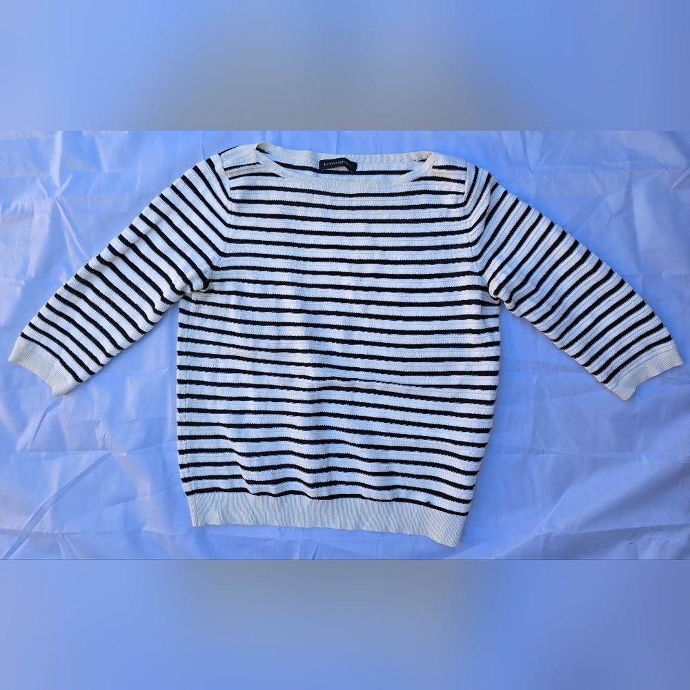 Banana Republic Black and White Striped Women's Top 3/4 Sleeve - size large